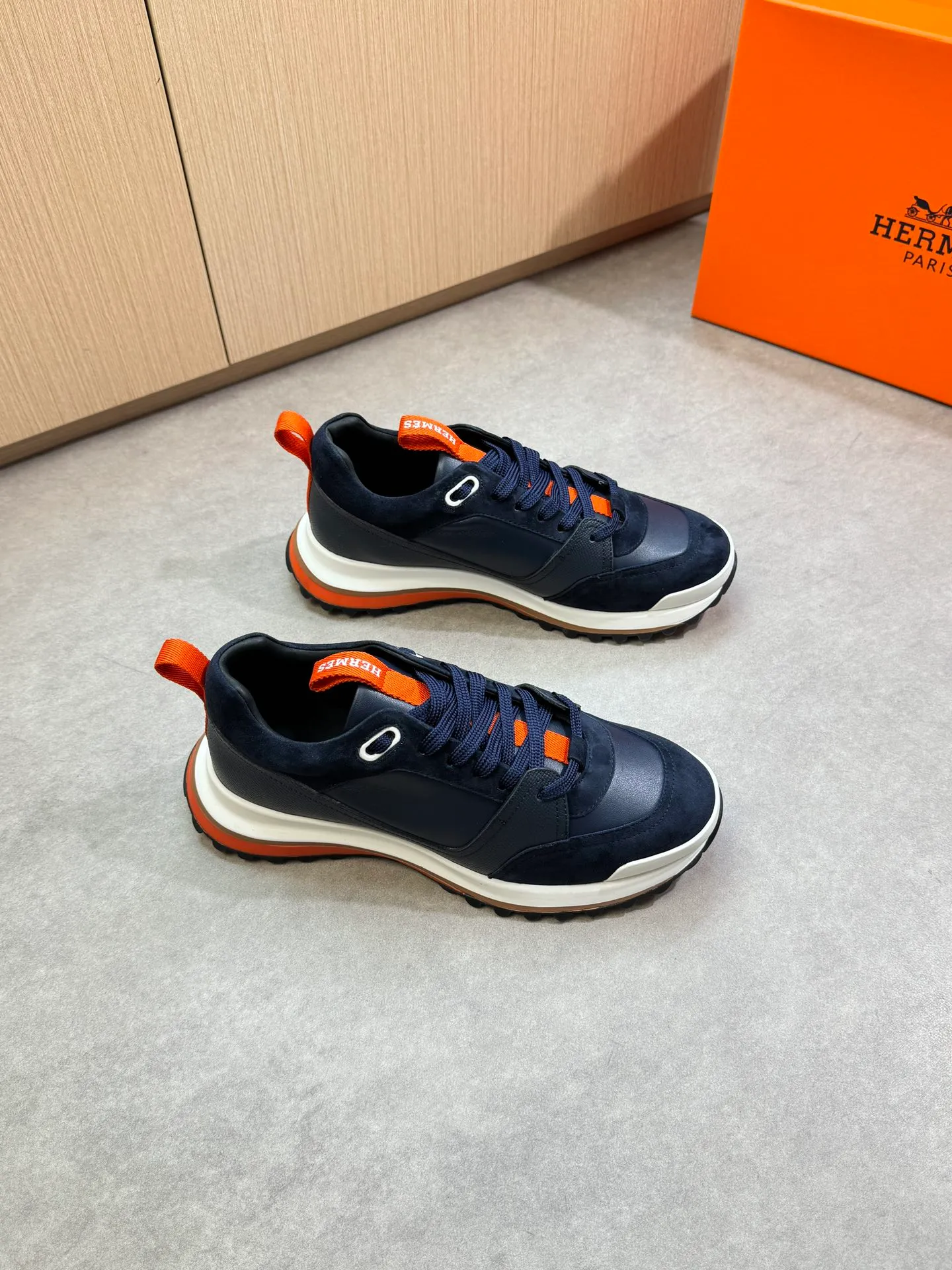 Men's shoes 💰740 [HERMES] Hermès - High-end quality original single casual sports shoes - Upper: 🔝 Nappa calfskin, palm-print cowhide, suede sheepskin leather, tongue. Heel. Brand logo webbing - Lining: brand canvas, foot pad; water-dyed cowhide - Outsole: ultra-light T men's shoes 💰U foam rubber; two-color molded outsole -Ultra-high quality control·Fine workmanship: highlighted (high-end·nobility·grade) -Size: 39-44 (38, 45, can be customized)·0118